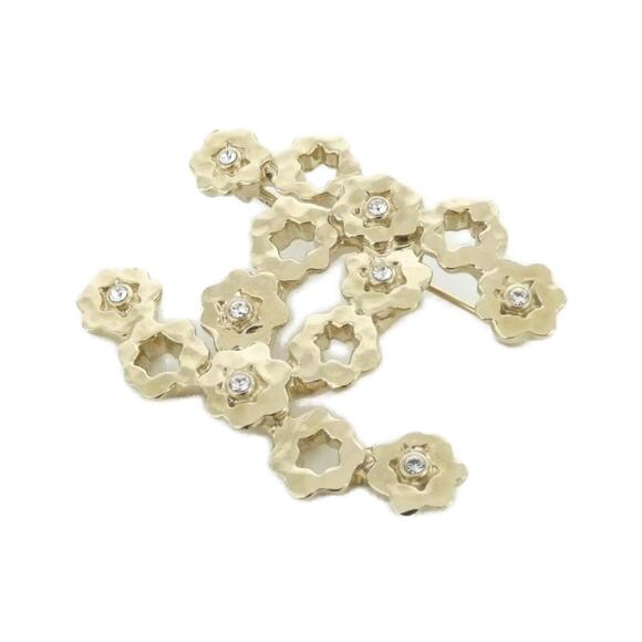 CHANEL White Brooch